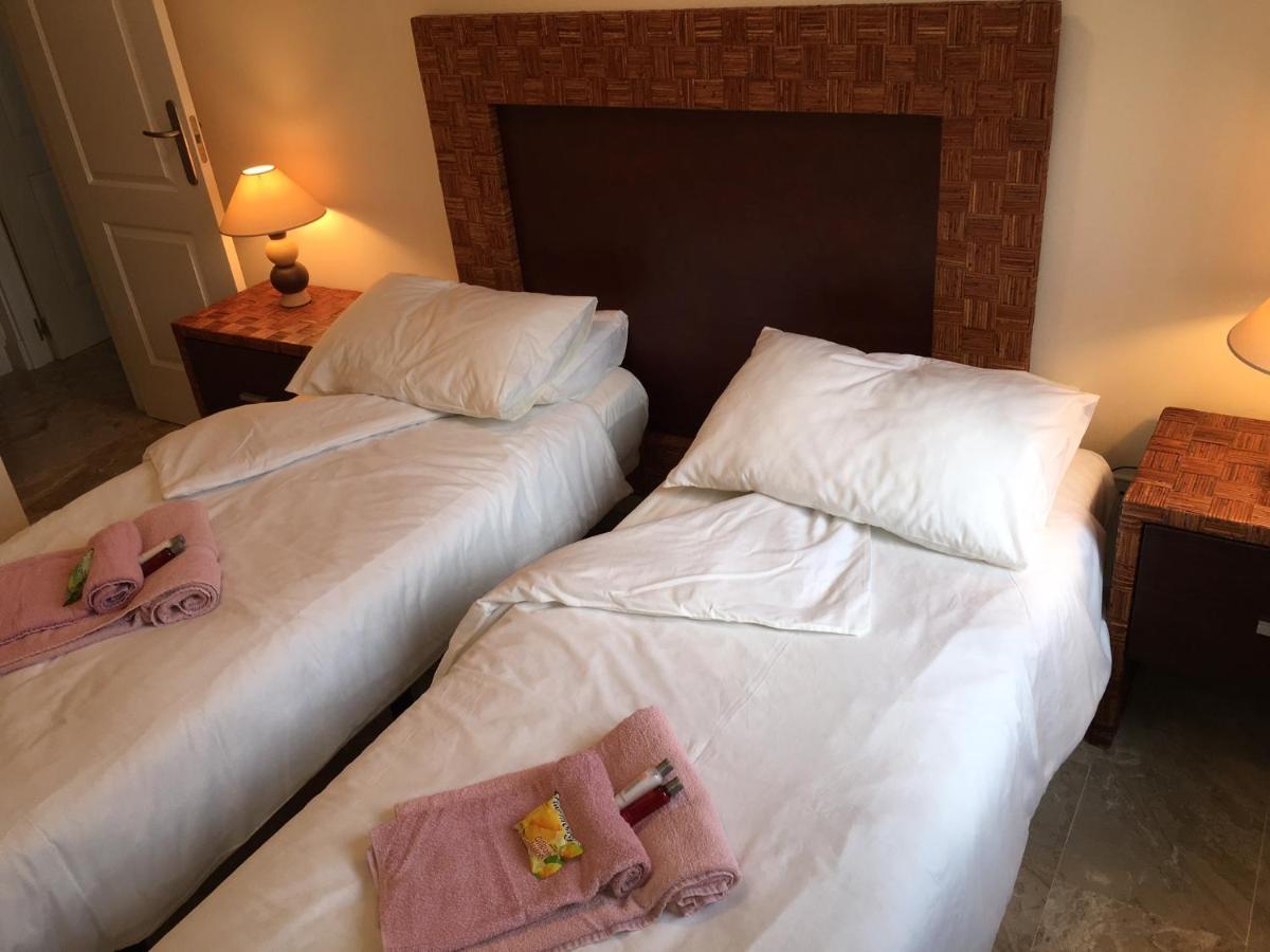 Luxury 2-Bedrooms & Bathrooms Estepona Apartment Екстериор снимка